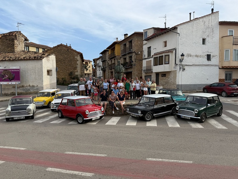 Una calle con carros

El contenido generado por IA puede ser incorrecto.